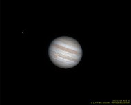 2024/12 Jupiter mit Mond IO Jupiter mit seinen markanten Wolkenbändern dem Großen Roten Fleck (GRF) und Mond IO am Abend des 27.12.2024 um 22:49 Uhr Aufnahmedaten: Zwo ASI290MC; Eigenbau...
