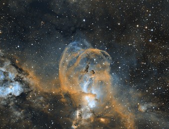 2022/04 NGC 3576 - Freiheitsstatuennebel NGC 3576 befindet sich im Sagittariusarm unserer Milchstraße und hat einen Durchmesser von ca. 100 Lichtjahren. Der Freiheitsstatuennebel ist 9.000 Lichtjahre...