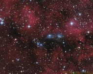 2022/08 NGC6914 Ein Reflexionsnebel in einer HII Region im Sternbild Schwan NGG 6914 ist ein blauer Reflexionsnebel verursacht durch O- und B-Sterne im Zentrum. Das dann eingebettet in ein weites rotes Wasserstofffeld. Zu finden ist der...