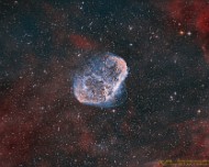 2023/07 NGC6888 Mondsichelnebel / Crescent Nebula Der Monsichelnebel ist ca. 4.700 Lichtjahre von der Erde entfernt. Zu finden ist der Nebel im Sternbild Schwan Es handelt sich hier um einen Wolf-Rayet-Stern...