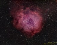 2026/03 NGC 2237 - Rosettennebel Der Rosettennebel ist ein diffuser Emissionsnebel mit eingebettetem offenen Sternhaufen im Sternbild Einhorn in einer Entfernung von etwa 5440 Lichtjahren....