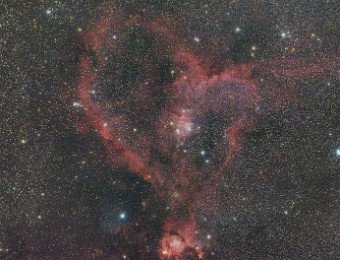 2019/08 IC1805 Herznebel Der Herznebel ist ein Gasnebel mit einem offenen Sternhaufen und ca. 7.500 Lichtjahre entfernt. Die Nacht war zwar zu warm, aber ansonsten schön zum...