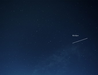 2018/05 ISS-Spur neben großem Wagen Nikon D750, Samyang 20 mm, f/2.2, 10 Sek., ISO 500 Die helle Spur ist ISS. Links daneben das Sternbild des großen Wagen Aufnahmeort/-datum: Wildsachsen / Mai...